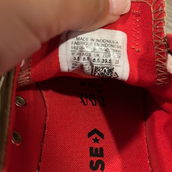 Brown/tan chuck Taylor’s - Picture 2 of 3